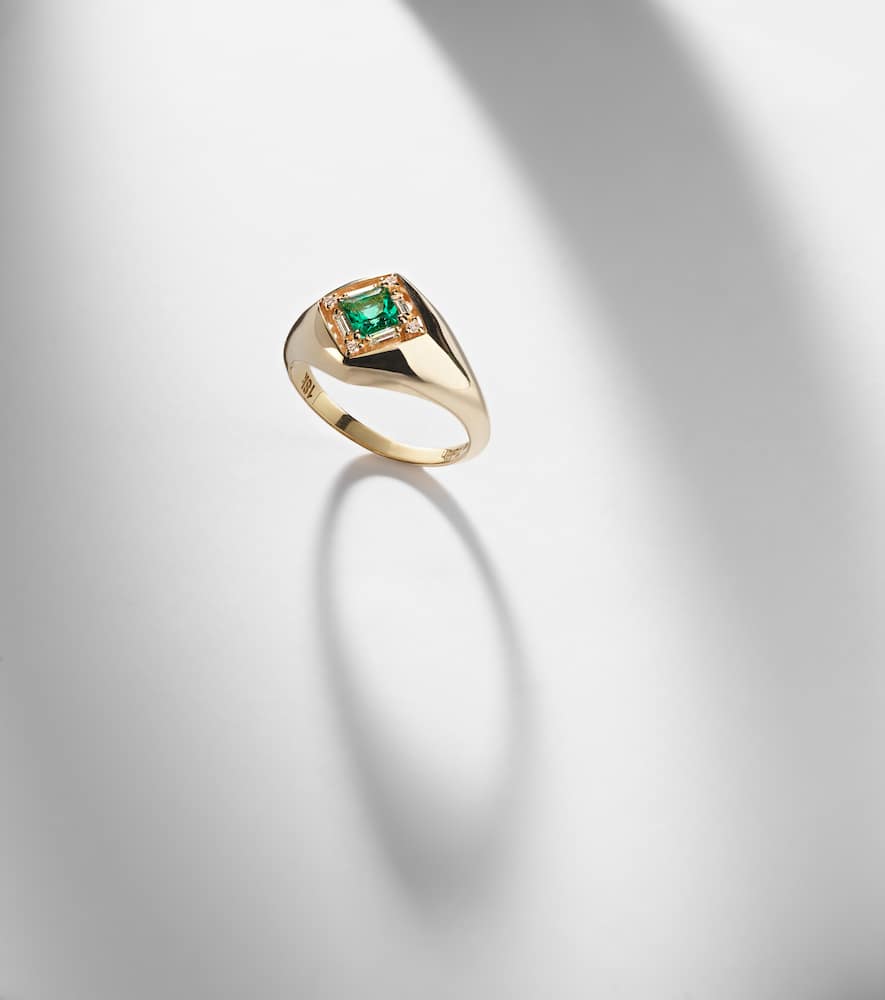 Suzanne Kalan Signet Mini 18kt Gold Ring With Emerald And Diamonds In Gold
