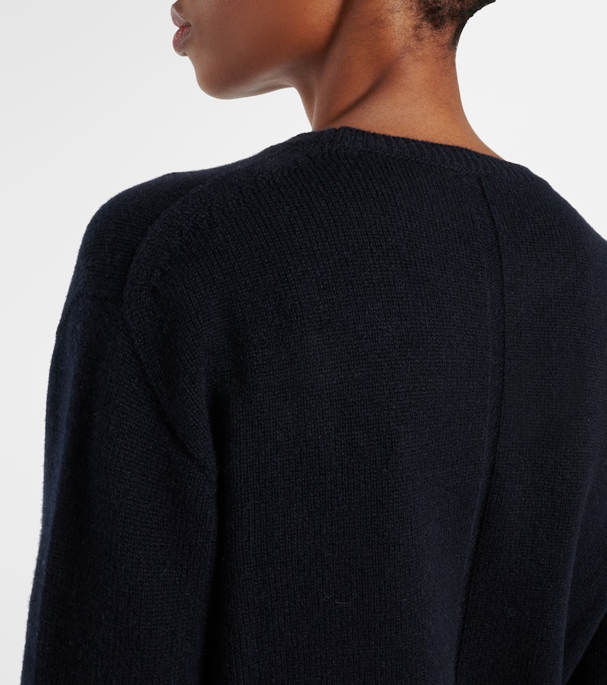 The Row Lambeth Cashmere Turtleneck Sweater In Blue