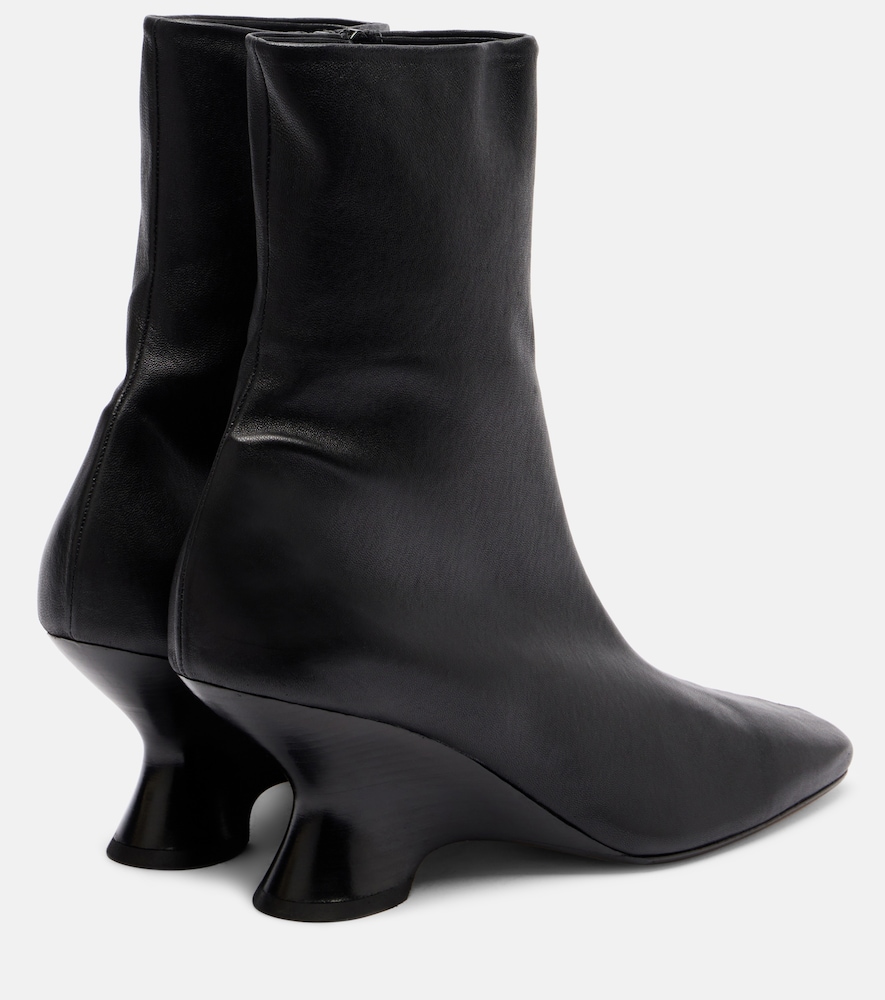  Dries Van Noten Dries Van Noten 75 Leather Ankle Boots 
