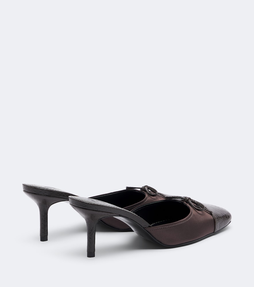 Faye Mules