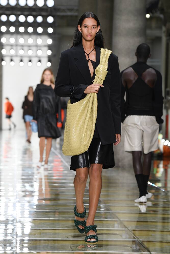 BOTTEGA VENETA LEATHER BERMUDA SHORTS,P00465924