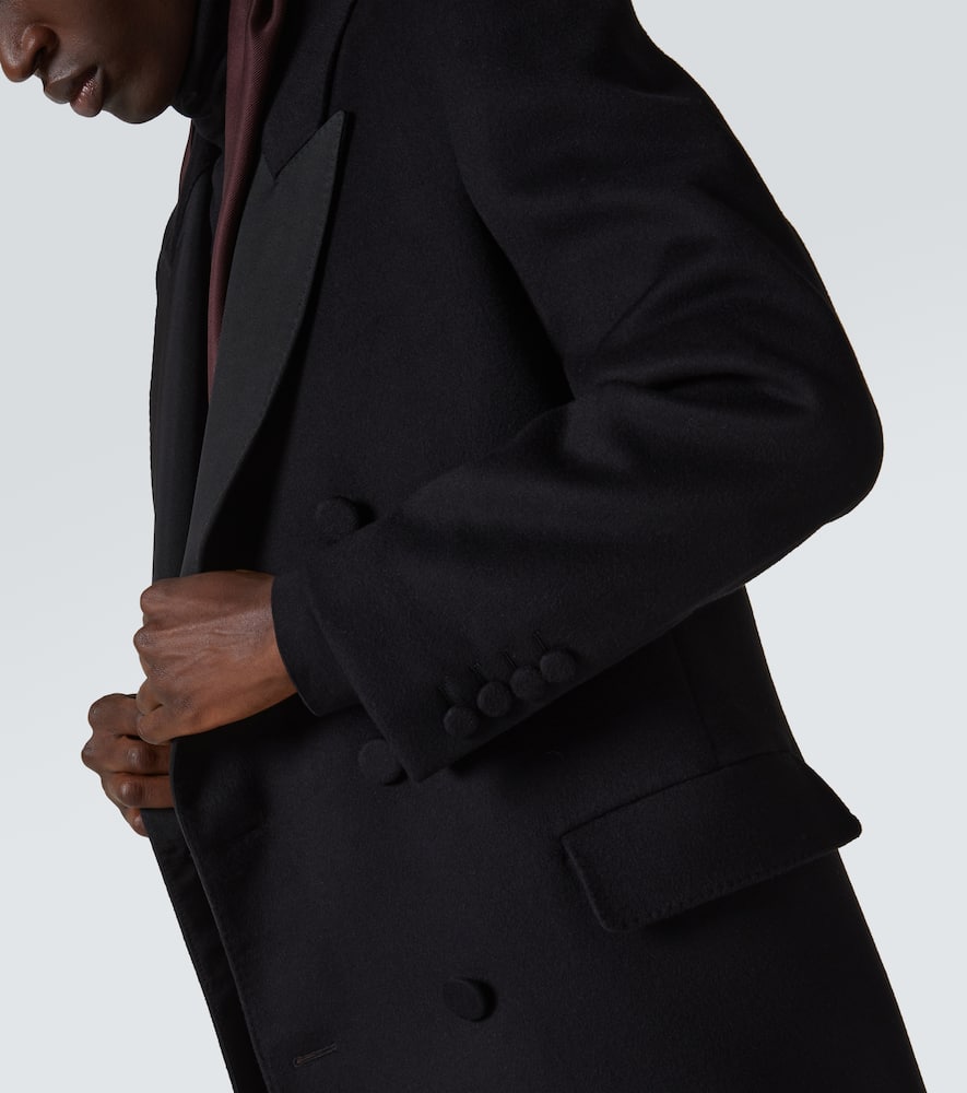 双排扣羊绒大衣