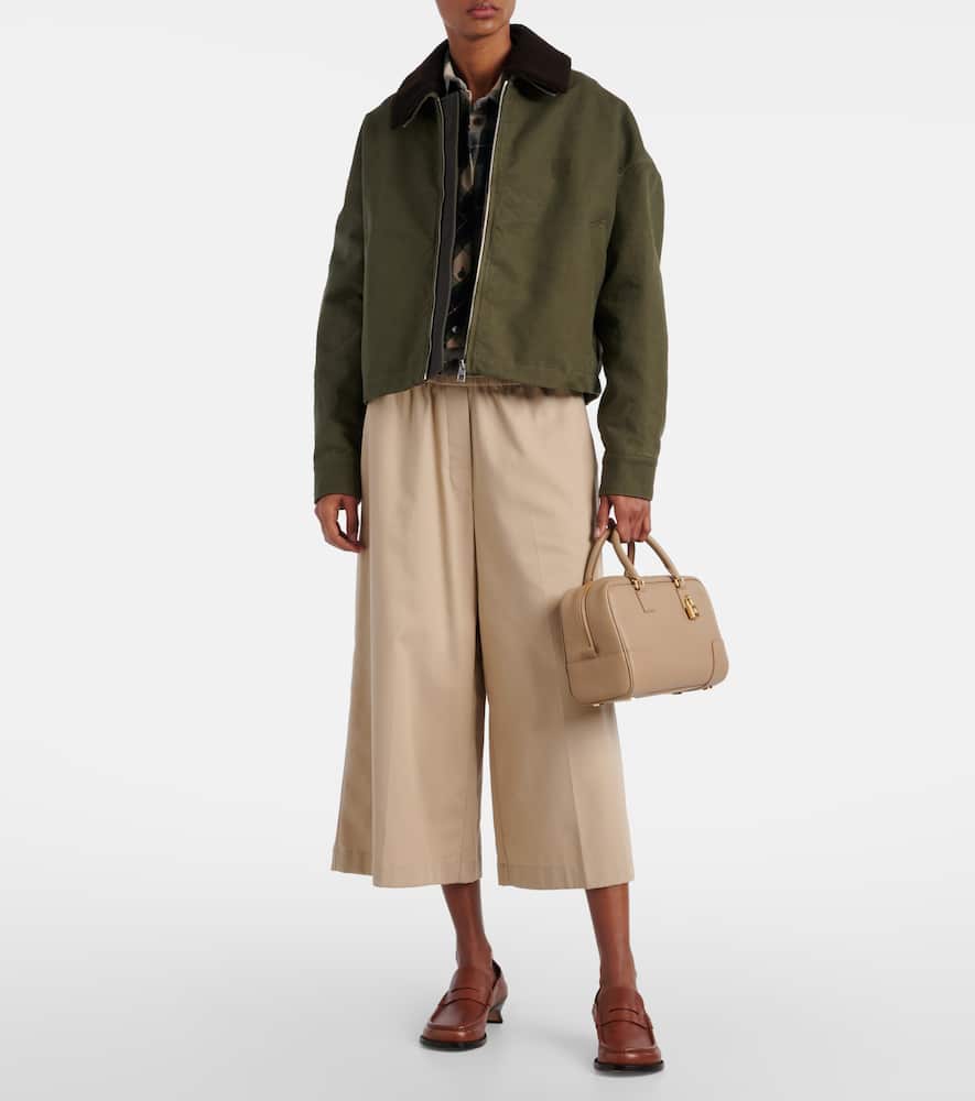 Loewe Amazona 28 Leather Tote Bag In Sand