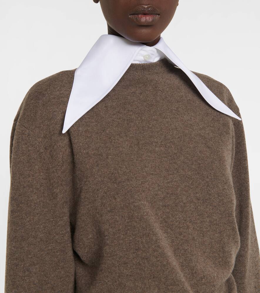 Shop The Row Laris Gathered Cashmere Sweater In Taupe