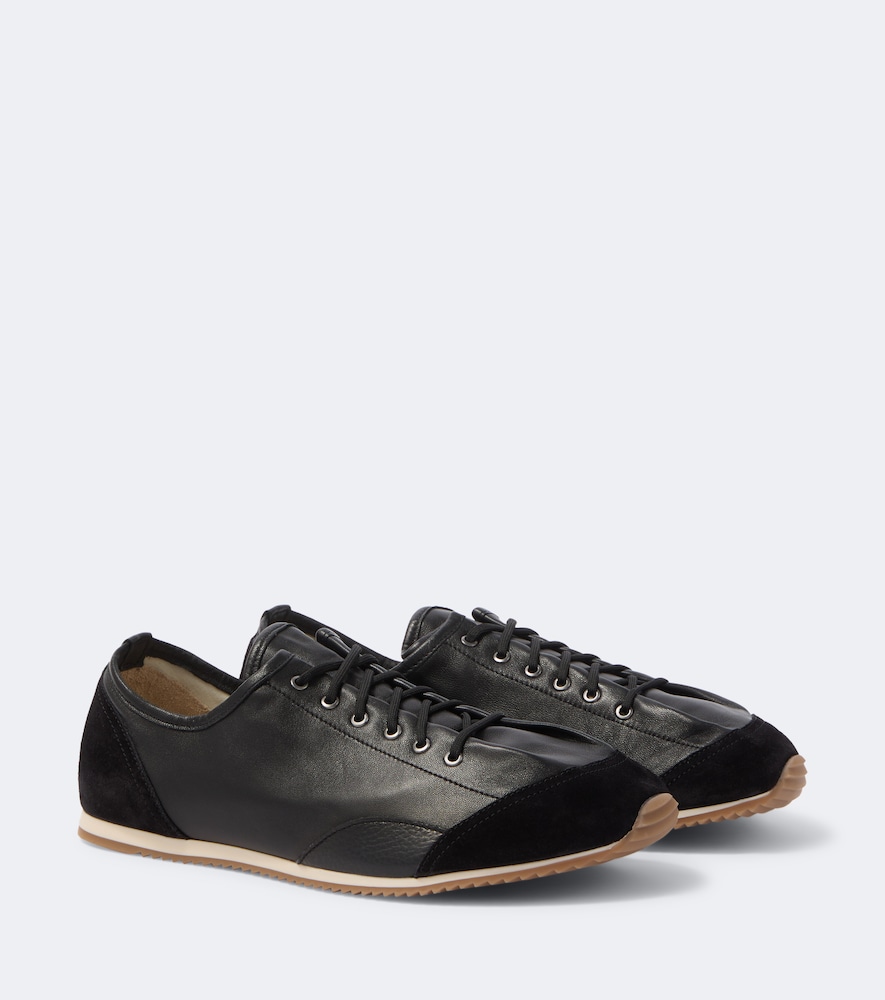 Lemaire Baskets Gummy Grips en cuir et daim 440 €