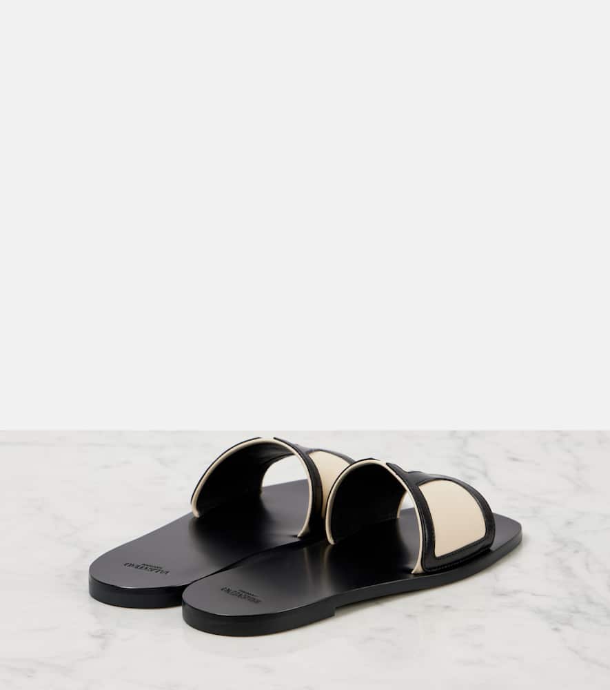 Shop Valentino Viva Superstar Leather Slides In Beige