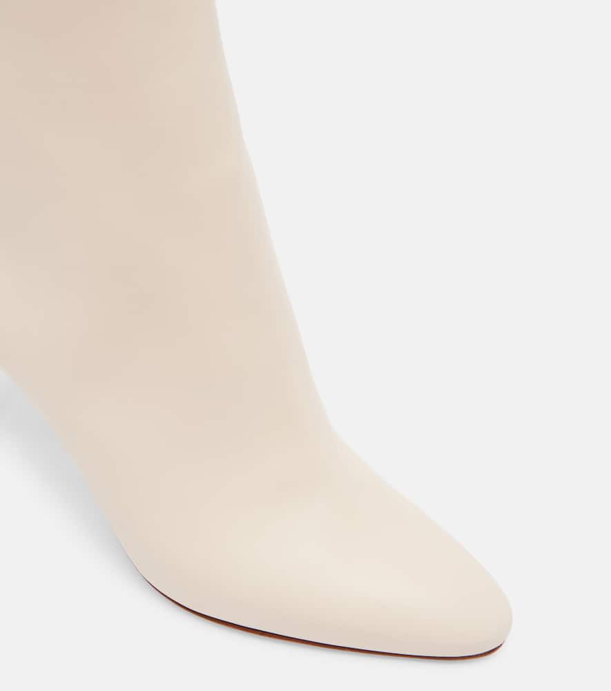 Manolo Blahnik Insopo Leather Ankle Boots In White