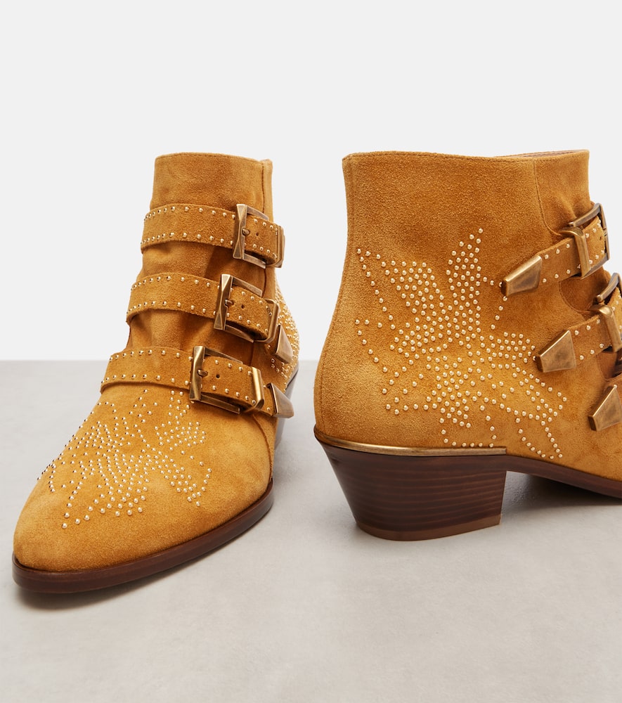 Chloé Susan Studded Suede Ankle Boots In Brown