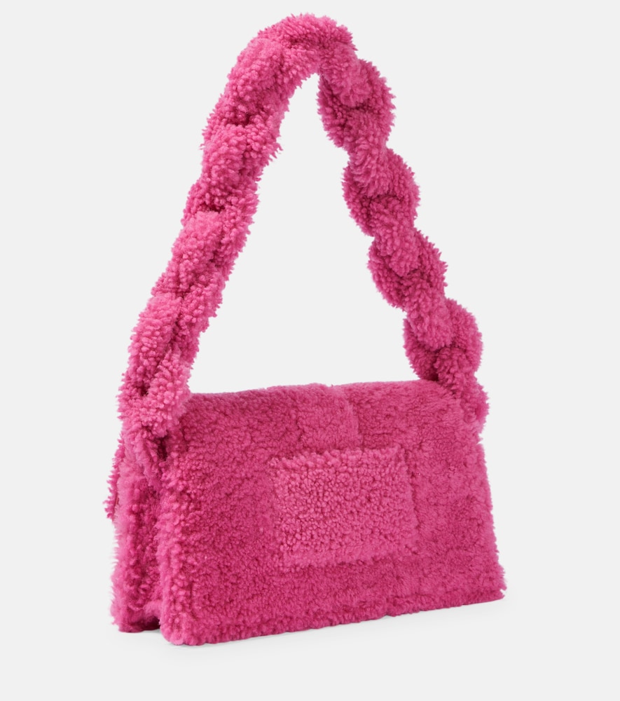  Jacquemus Jacquemus Schultertasche Le Bambidou Aus Shearling 