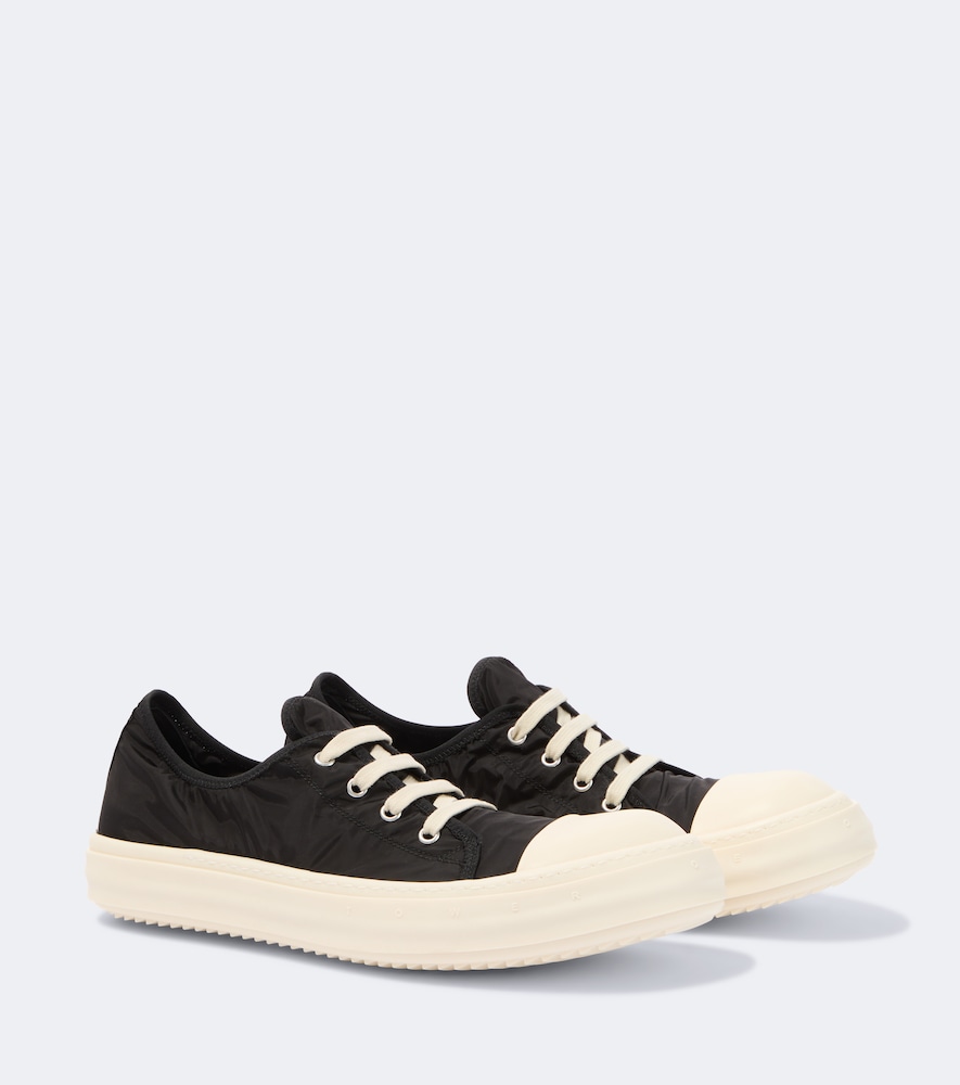 Sneakers Tower