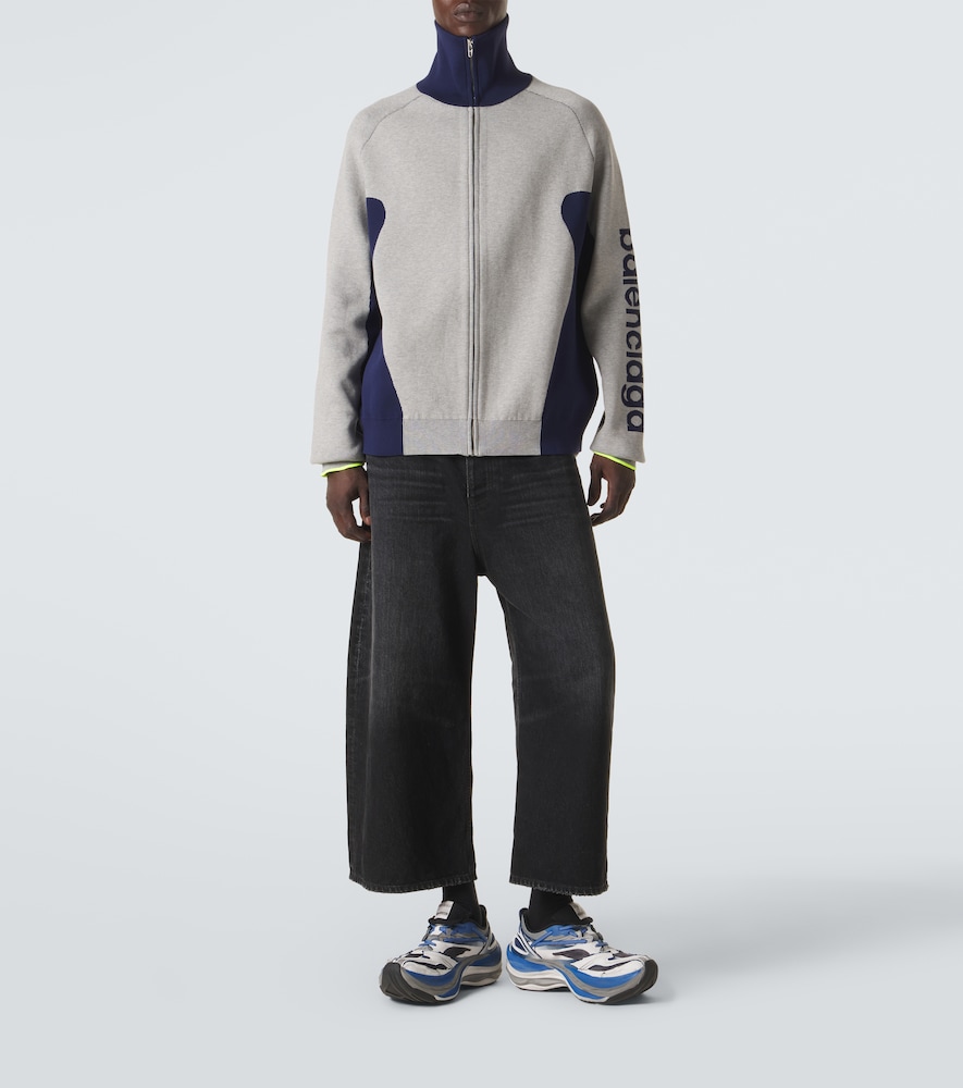 Jet Sneakers