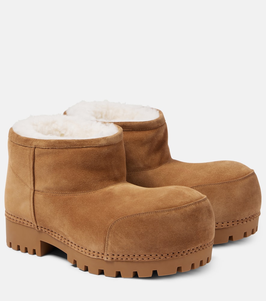 Alaska suede ankle boots