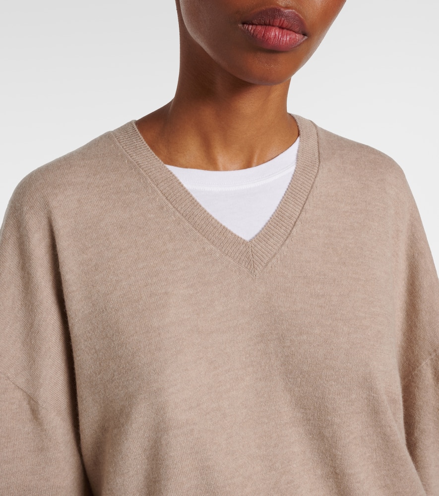 The Row Jairo Cashmere Sweater In Beige