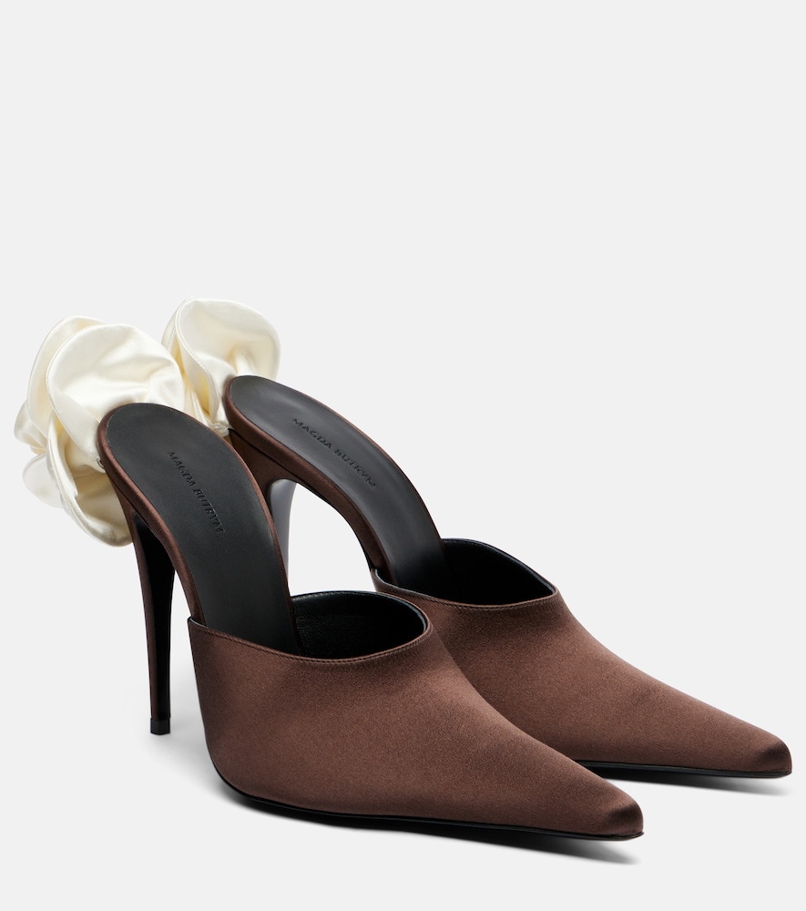 Magda Butrym Mules en satin 495 €