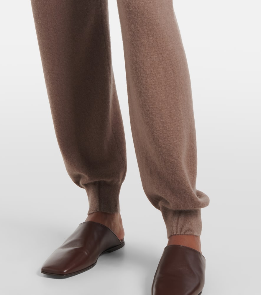 Joseph Cashmere Sweatpants In Brown
