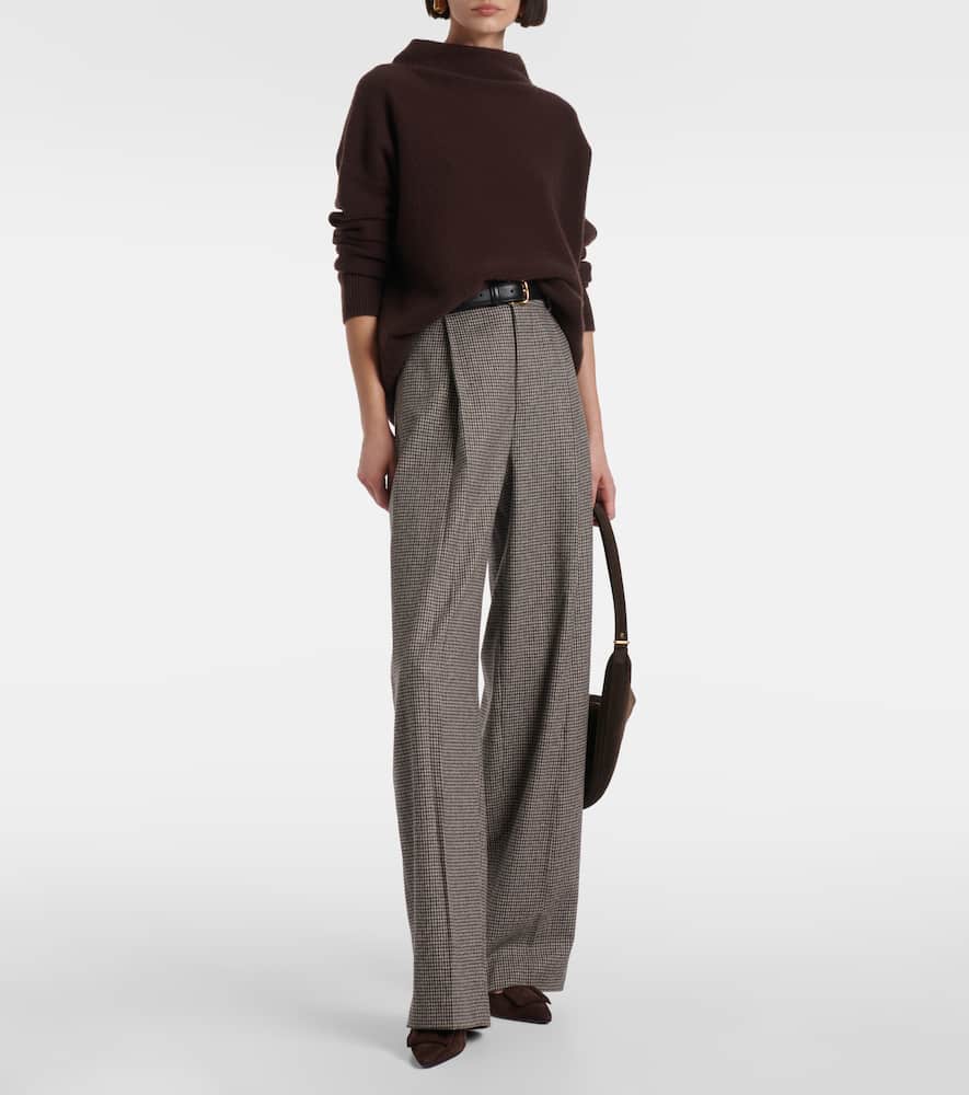 Vince Cashmere Sweater In Brown