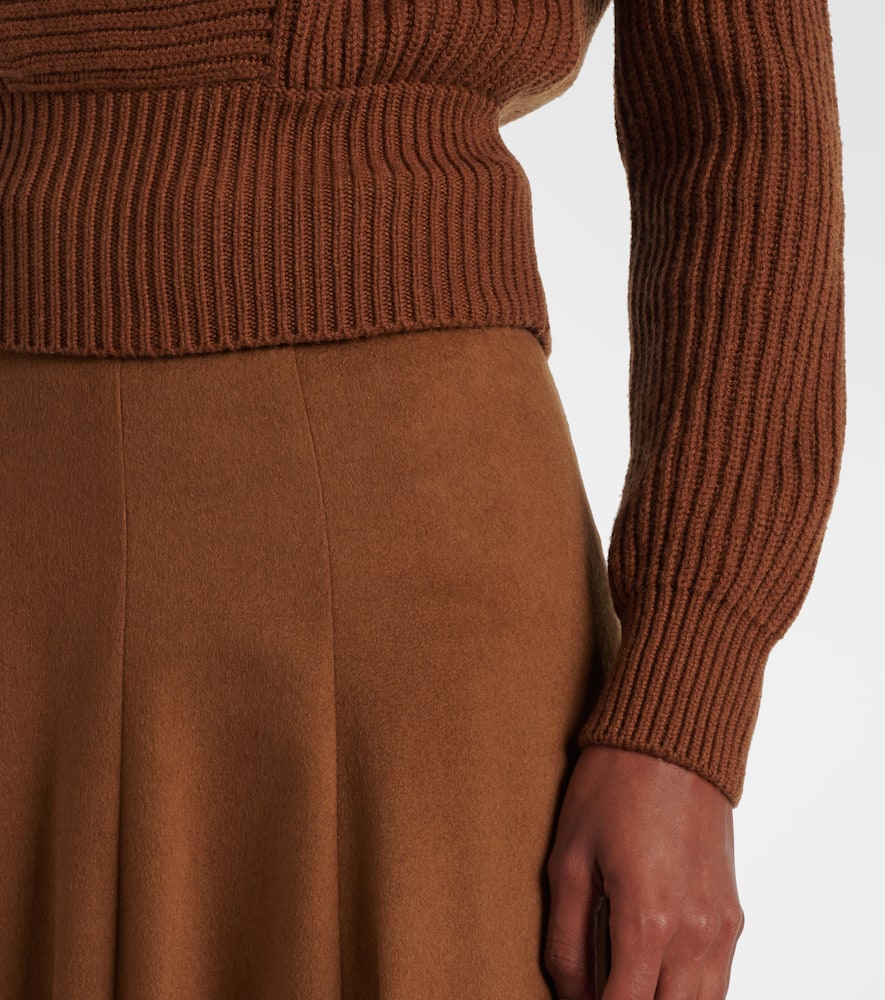 Max Mara Oversized Wool And Cashmere Jumper In Brown