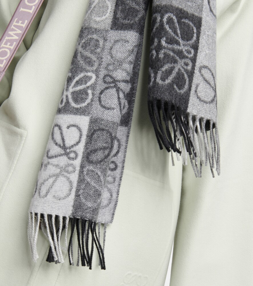  Loewe Loewe Schal Anagram Aus Wolle Und Kaschmir 