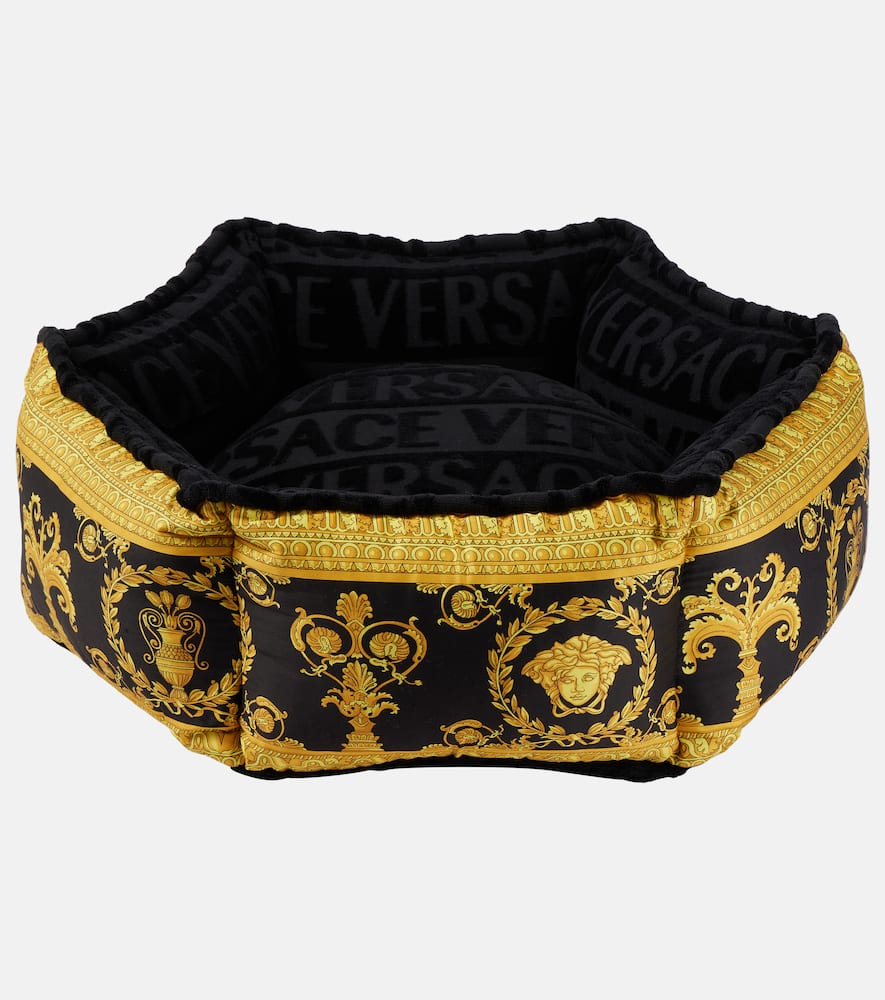 ヴェルサーチのペット用ベッドと首輪が強そう Versace Home