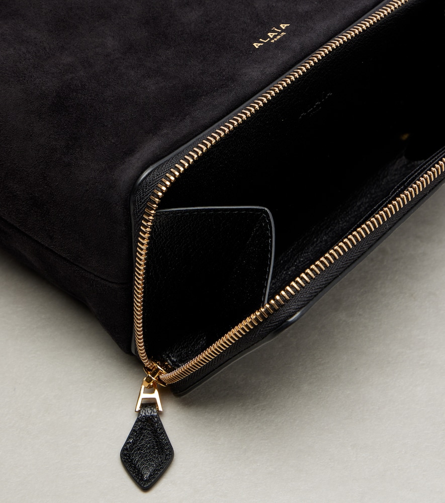  Alaia Alaïa Bucket Bag Le Pochon Aus Veloursleder 
