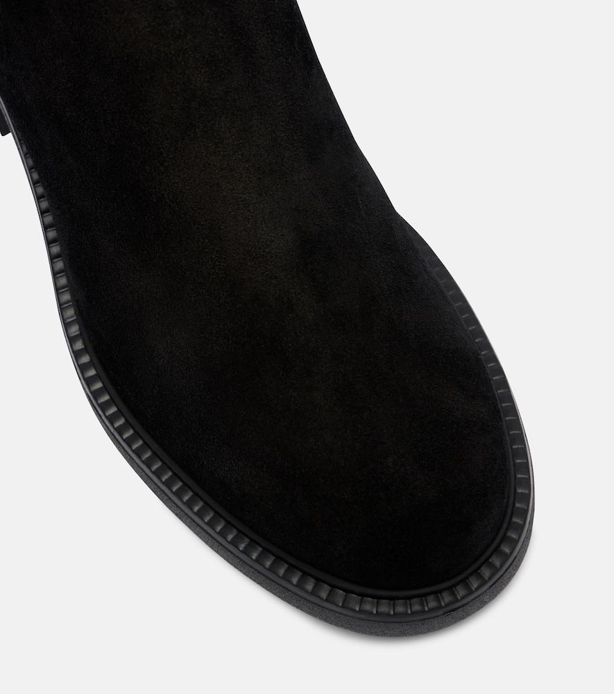  Tod's Tod's Gommino Suede Chelsea Boots 