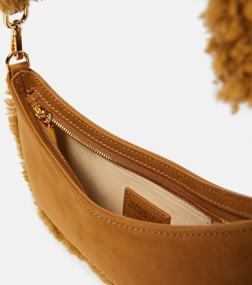 Jacquemus Le Bisou Doux Small Leather Shoulder Bag In Beige
