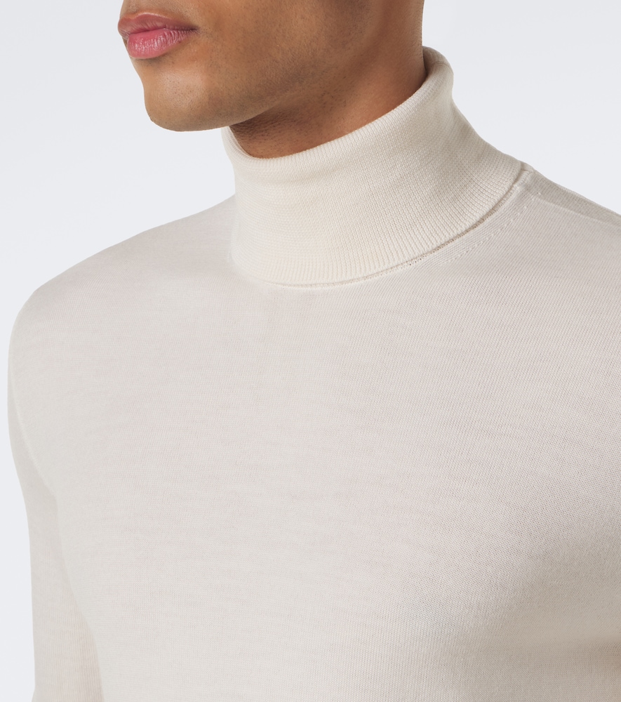 Virgin Wool Turtleneck Sweater