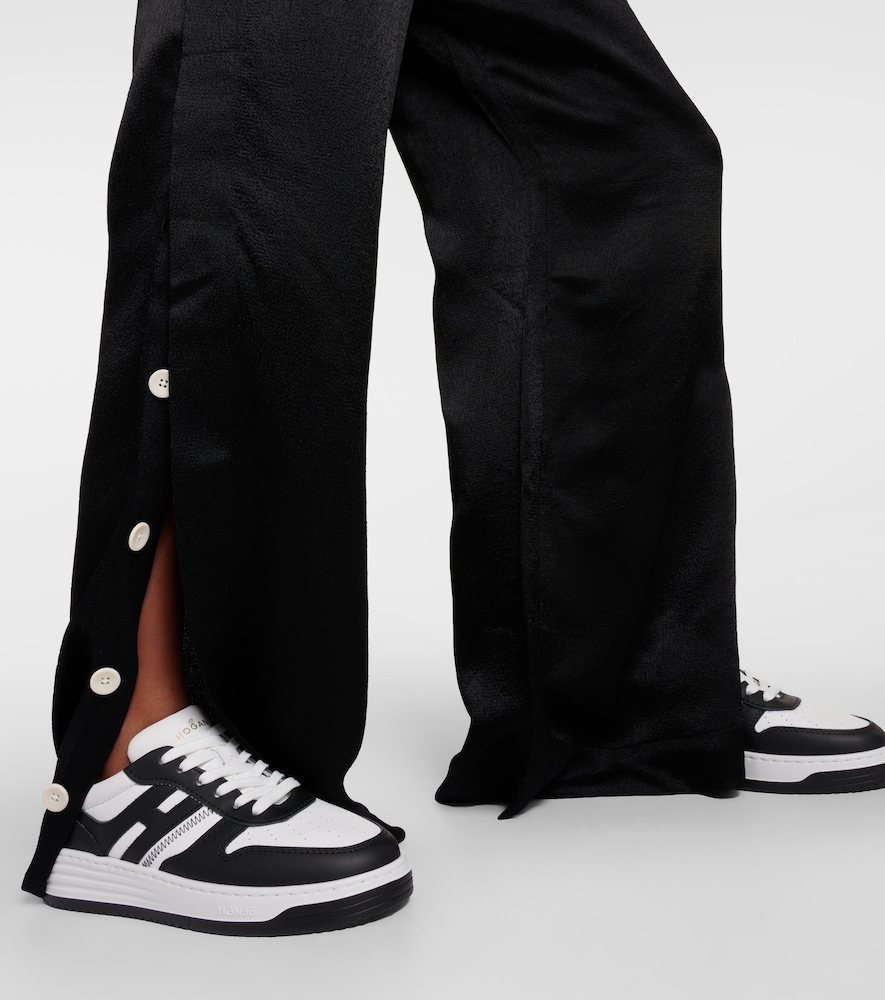 H630 Sneakers