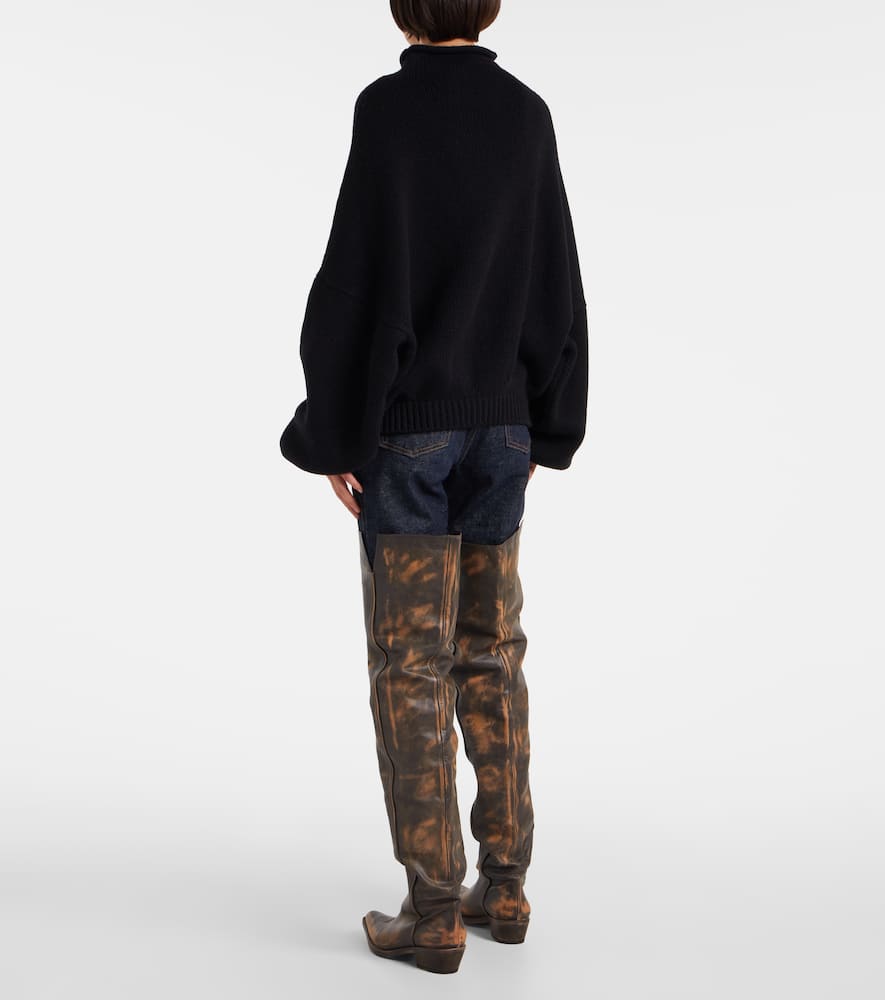 Khaite Juniper Cashmere Turtleneck Sweater In Black