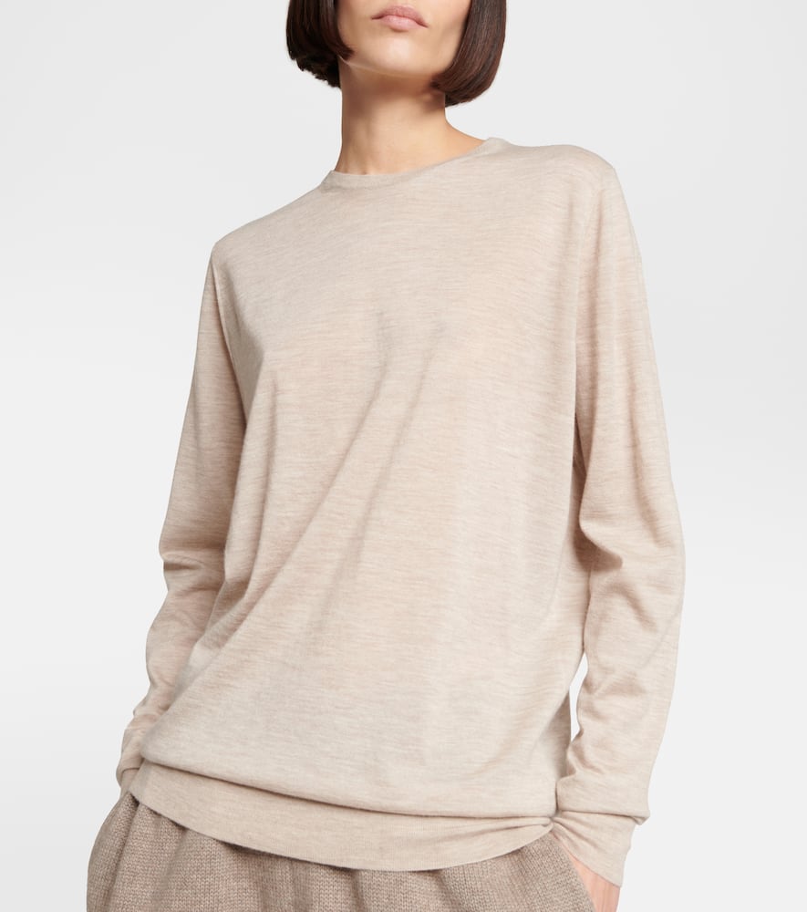 The Row Gouli Cashmere And Silk Sweater In Sand