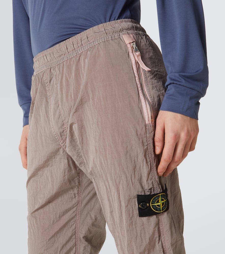 Stone Island Compass-badge Tapered Cargo Trousers In Pink