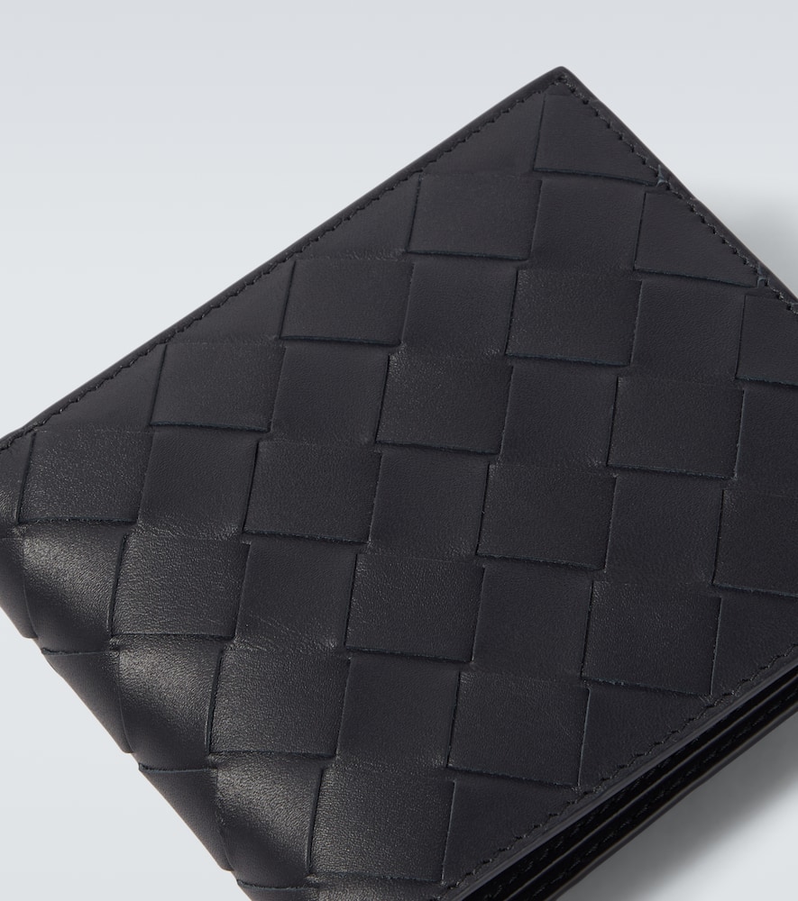 Bottega Veneta Men Black Bi-fold Wallet With Intreccio Motif In Leather Man In Blue
