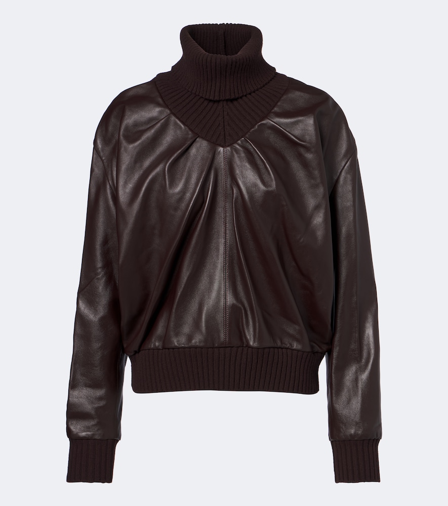 Top a collo alto in pelle e maglia a coste