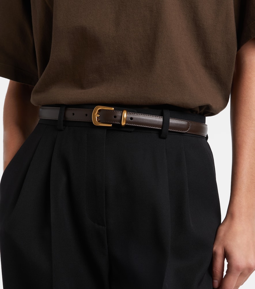 The Row Ring Leather Belt In Black