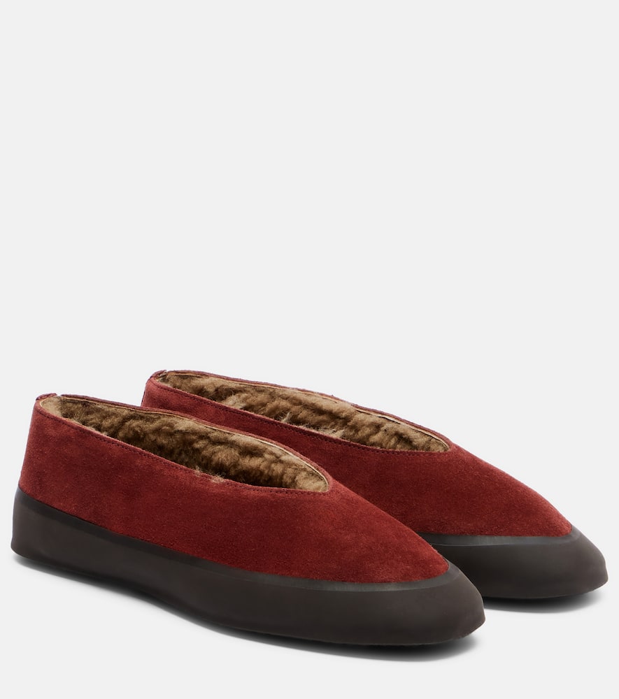 Le Monde Beryl Le Monde Béryl Apres Ski Shearling-lined Suede Flats In Burgundy
