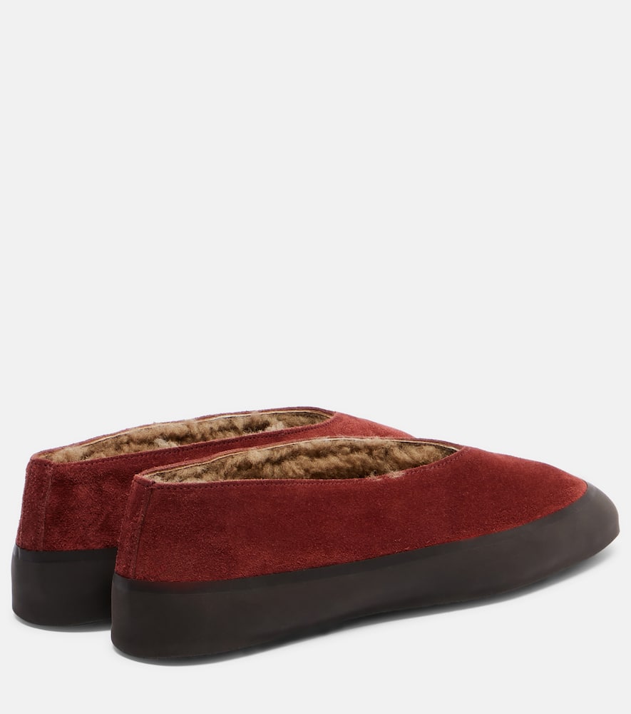 Le Monde Beryl Le Monde Béryl Apres Ski Shearling-lined Suede Flats In Burgundy