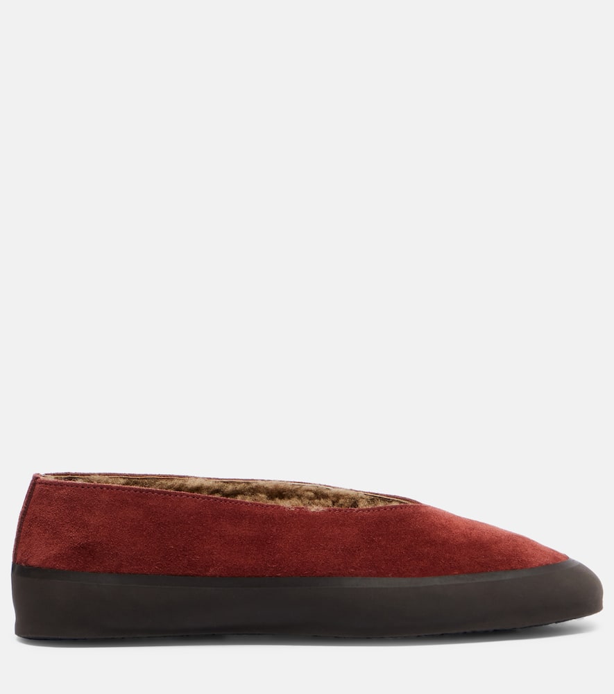 Le Monde Beryl Le Monde Béryl Apres Ski Shearling-lined Suede Flats In Burgundy
