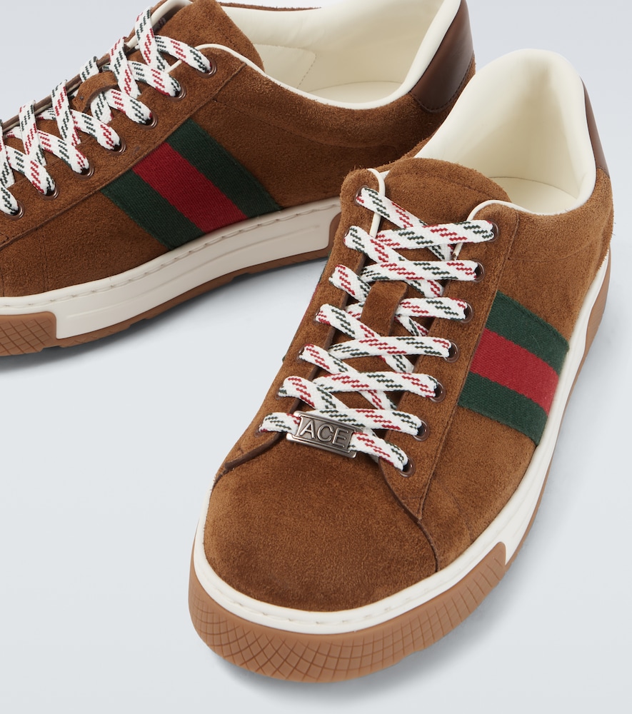  Gucci Gucci Sneakers Gucci Ace Web Stripe Aus Veloursleder 