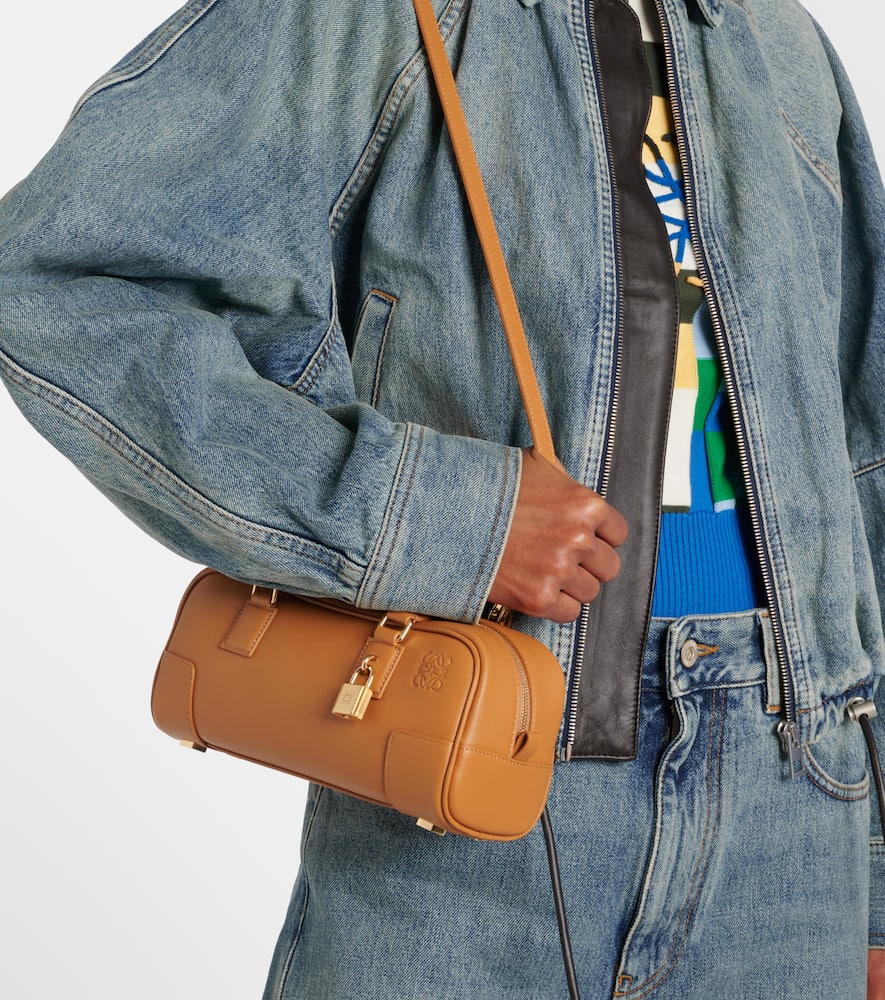 Loewe Amazona 23 Leather Tote Bag In Warm Desert