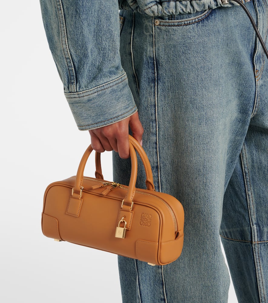 Loewe Amazona 23 Leather Tote Bag In Warm Desert