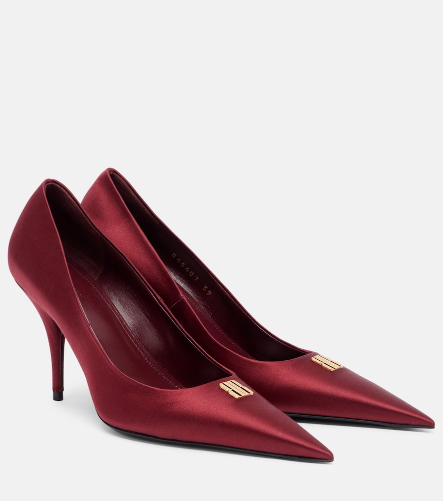 Balenciaga Avenue Bb Satin Pumps In Burgundy
