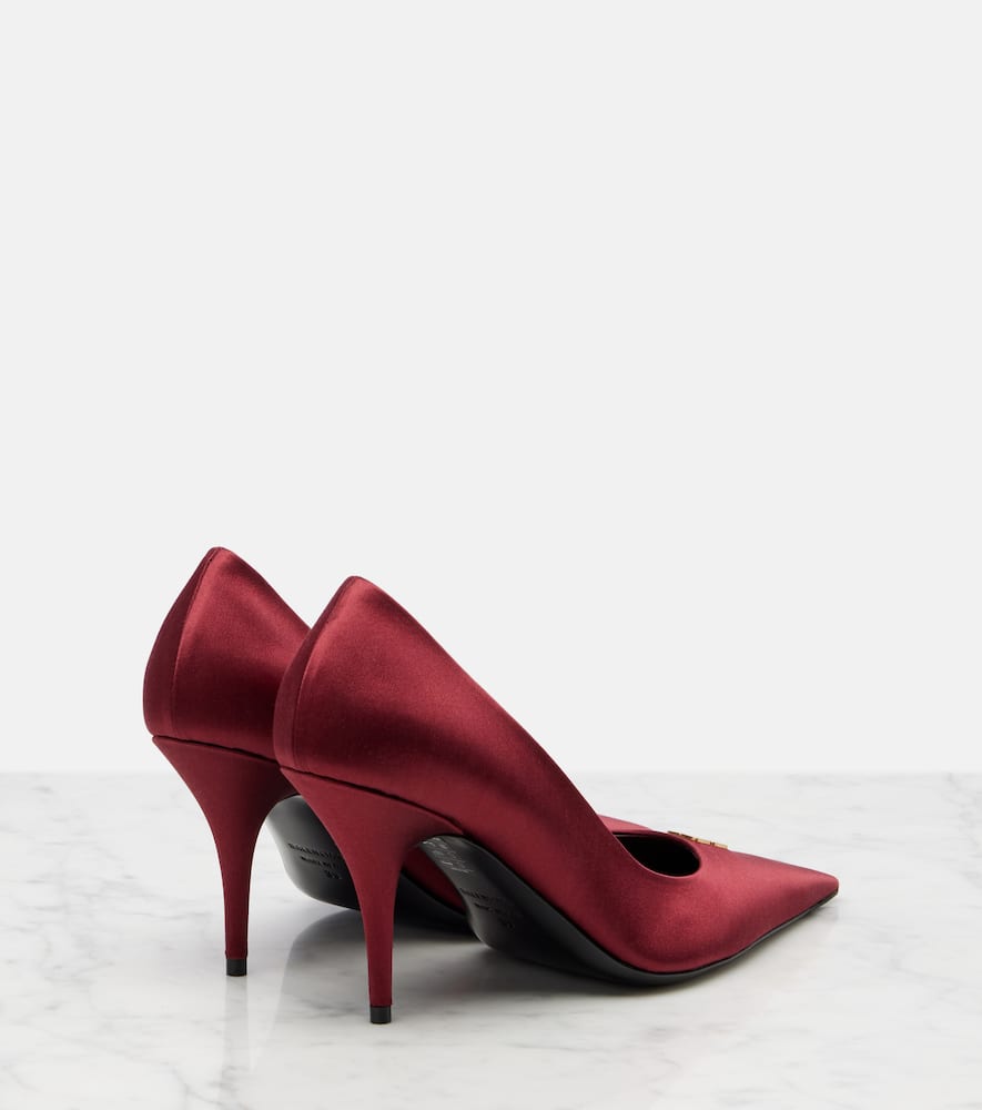 Balenciaga Avenue Bb Satin Pumps In Burgundy