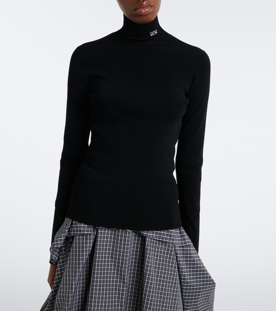 Double L Ribbed-Knit Turtleneck Top
