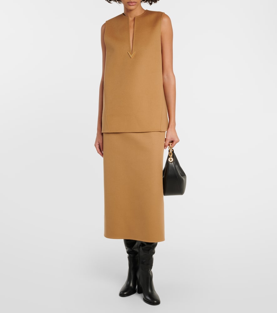 Valentino Solid Vest In Braun