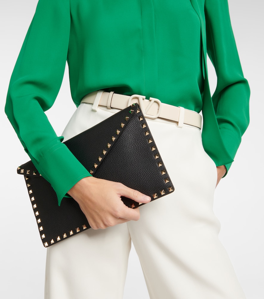 Valentino Dnu Inv  Rockstud Grainy Leather Pouch In Black
