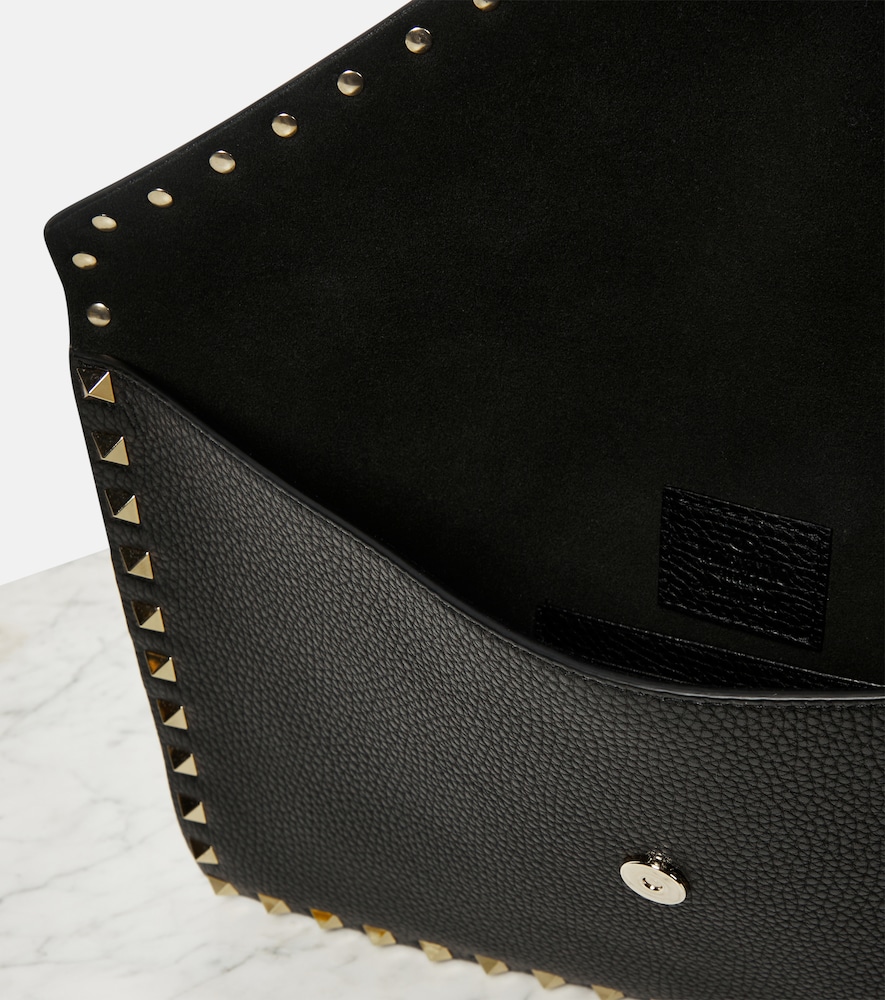 Valentino Dnu Inv  Rockstud Grainy Leather Pouch In Black