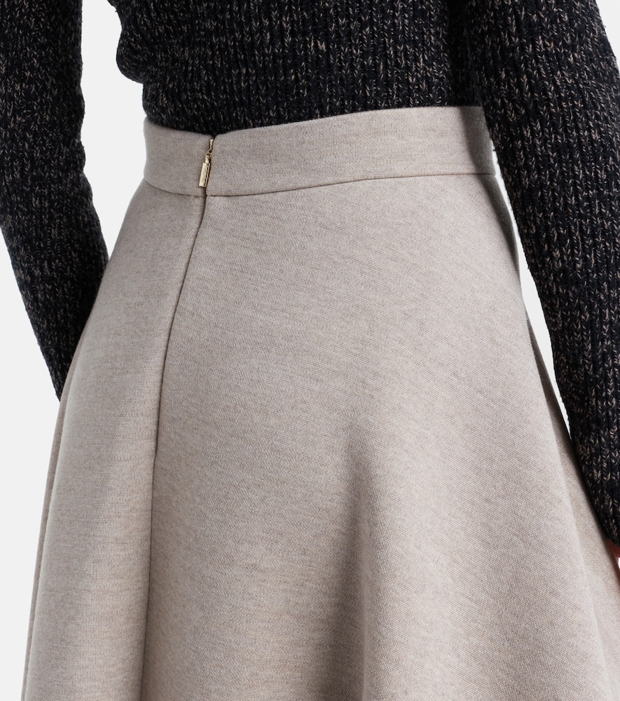 Max Mara Knitted Midi Skirt In Neutral