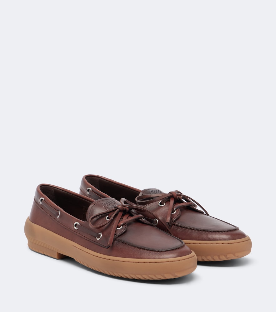 Miu Miu Chaussures bateau en cuir 870 €
