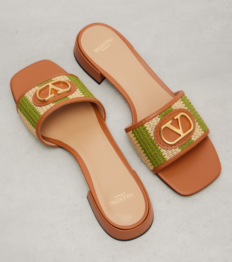 Valentino Garavani Valentino Garavani Vlogo Leather-trimmed Raffia Slides 