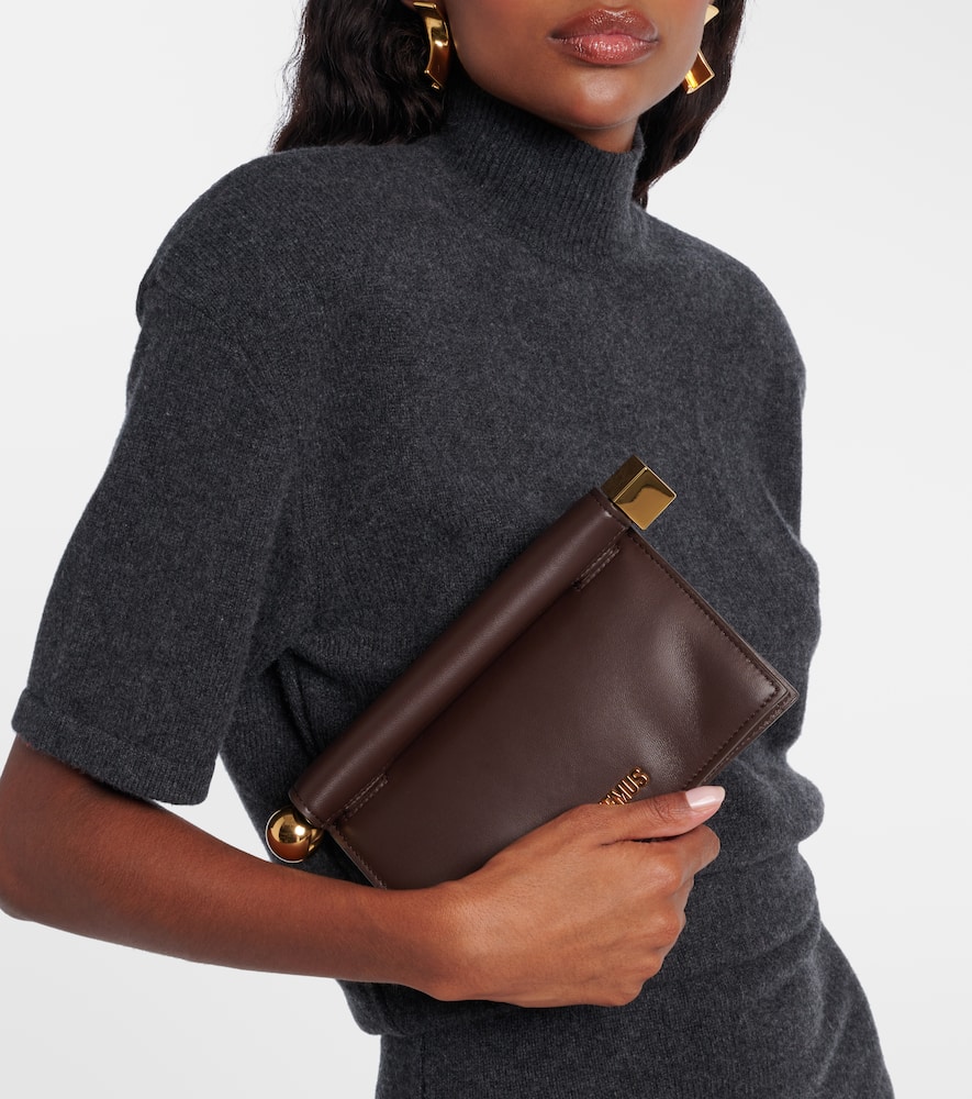 Jacquemus La Pochette Rond Carré Small Leather Clutch In Brown